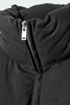 DAUNENJACKE MIT OVERSIZED-PASSFORM UND KAPUZE