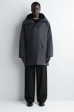 DAUNENPARKA MIT KAPUZE