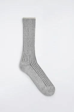 DICKE SOCKEN AUS RIPPSTRICK