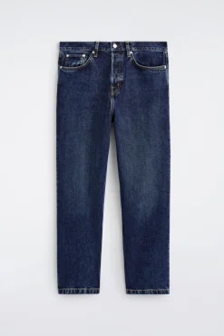 DOME JEANS MIT GERADEM BEIN UND LOCKERER PASSFORM