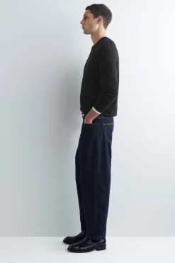 DOME JEANS MIT GERADEM BEIN UND LOCKERER PASSFORM