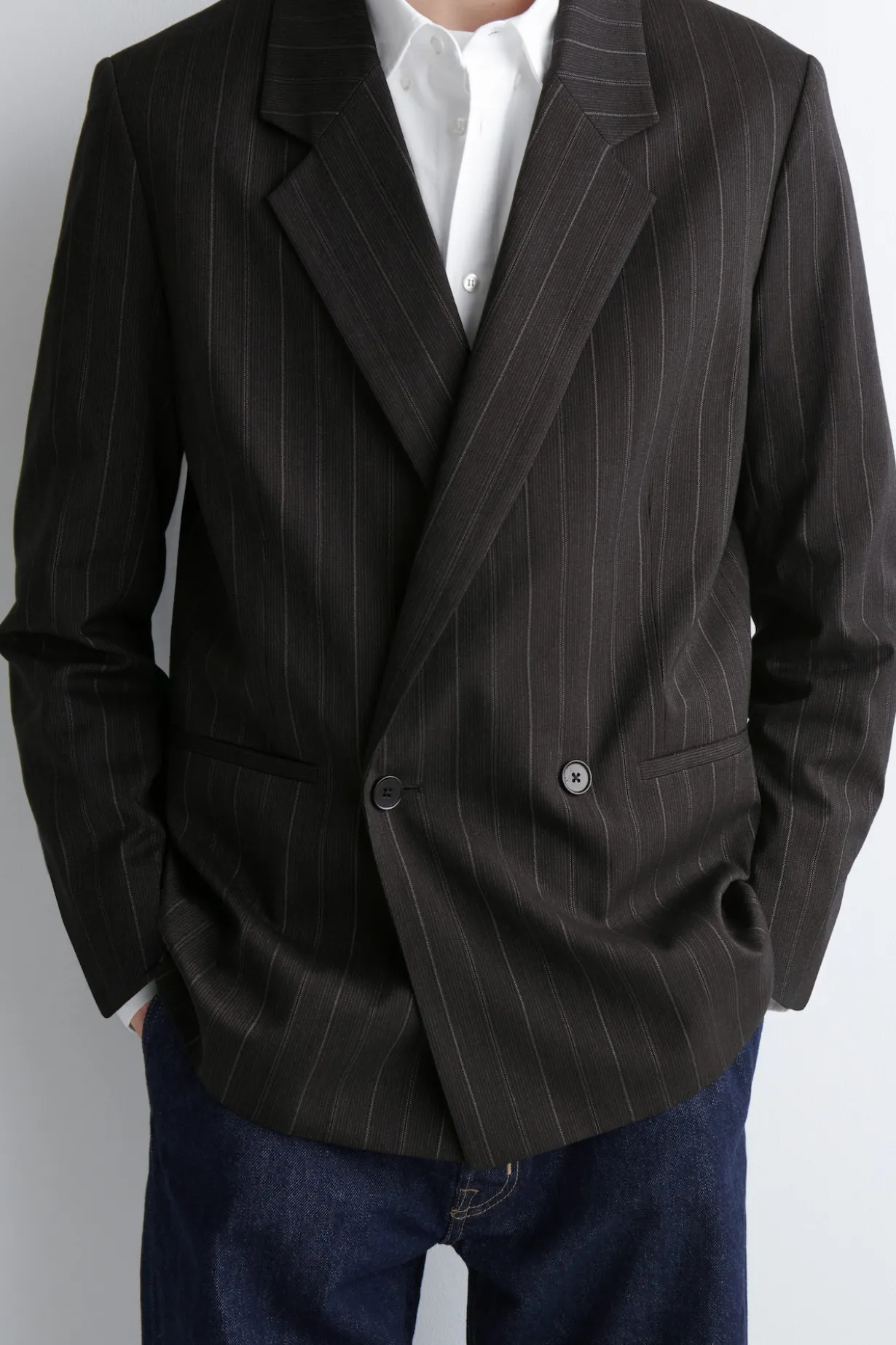 DOPPELREIHIGER BLAZER MIT NADELSTREIFEN