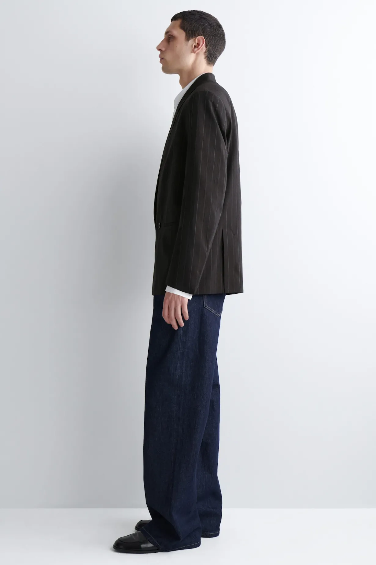 DOPPELREIHIGER BLAZER MIT NADELSTREIFEN