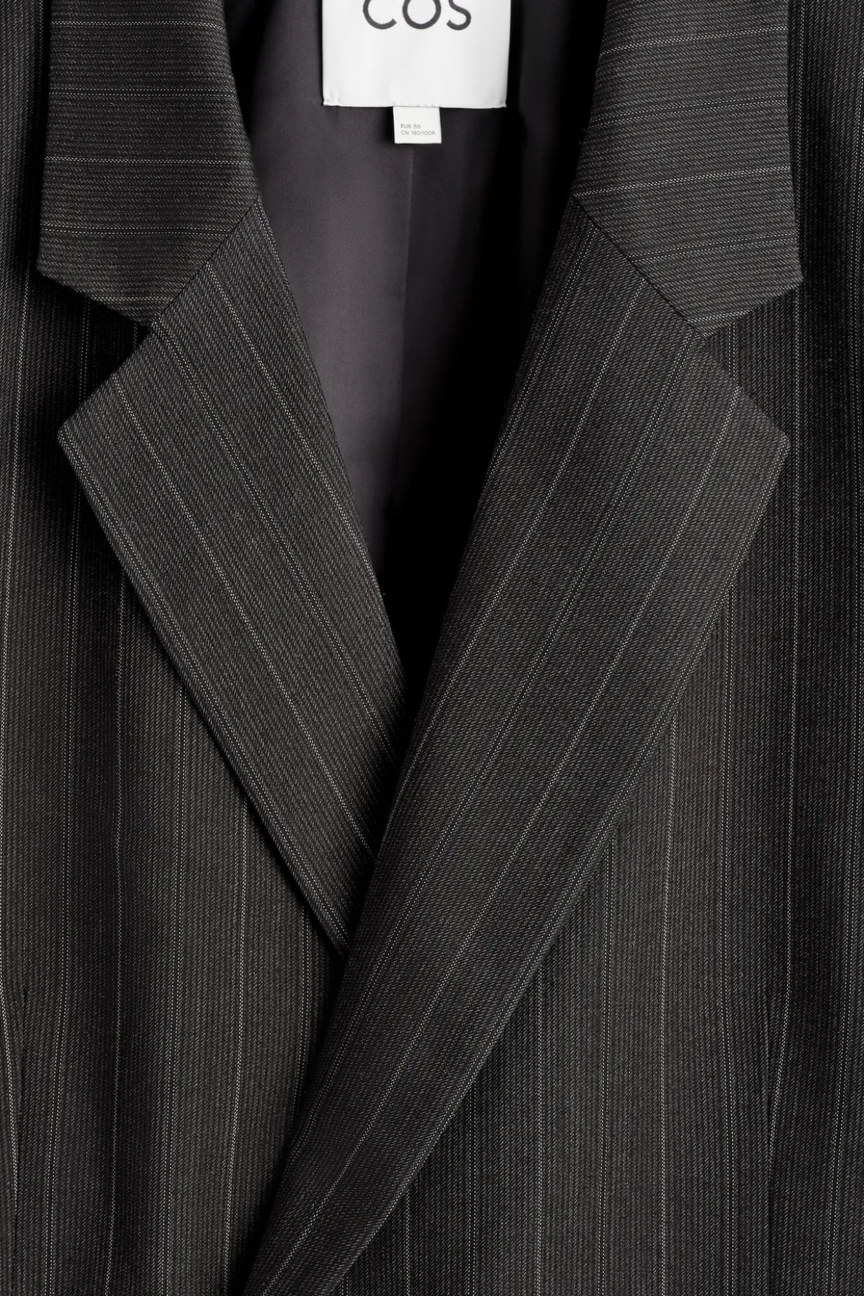 DOPPELREIHIGER BLAZER MIT NADELSTREIFEN