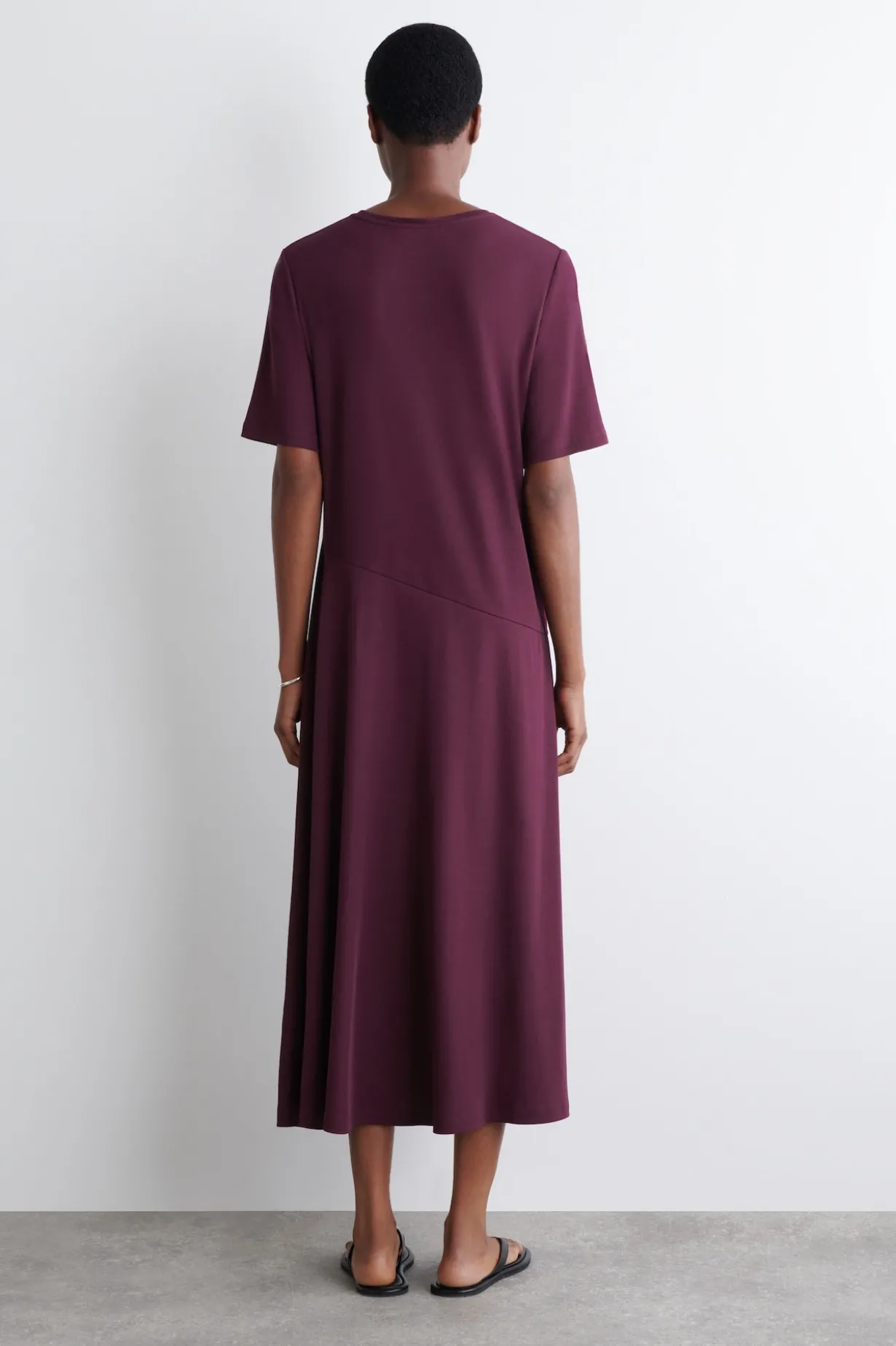 DRAPIERTES MIDIKLEID AUS BAUMWOLLE