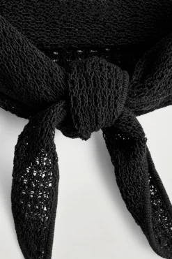 DREIECKSTUCH MIT LOCHSTRICKMUSTER