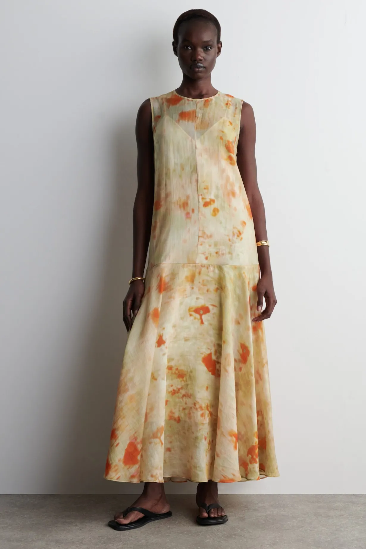DURCHSCHEINENDES MAXIKLEID MIT FLORALEM PRINT