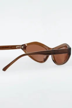 ECKIGE CAT-EYE-SONNENBRILLE
