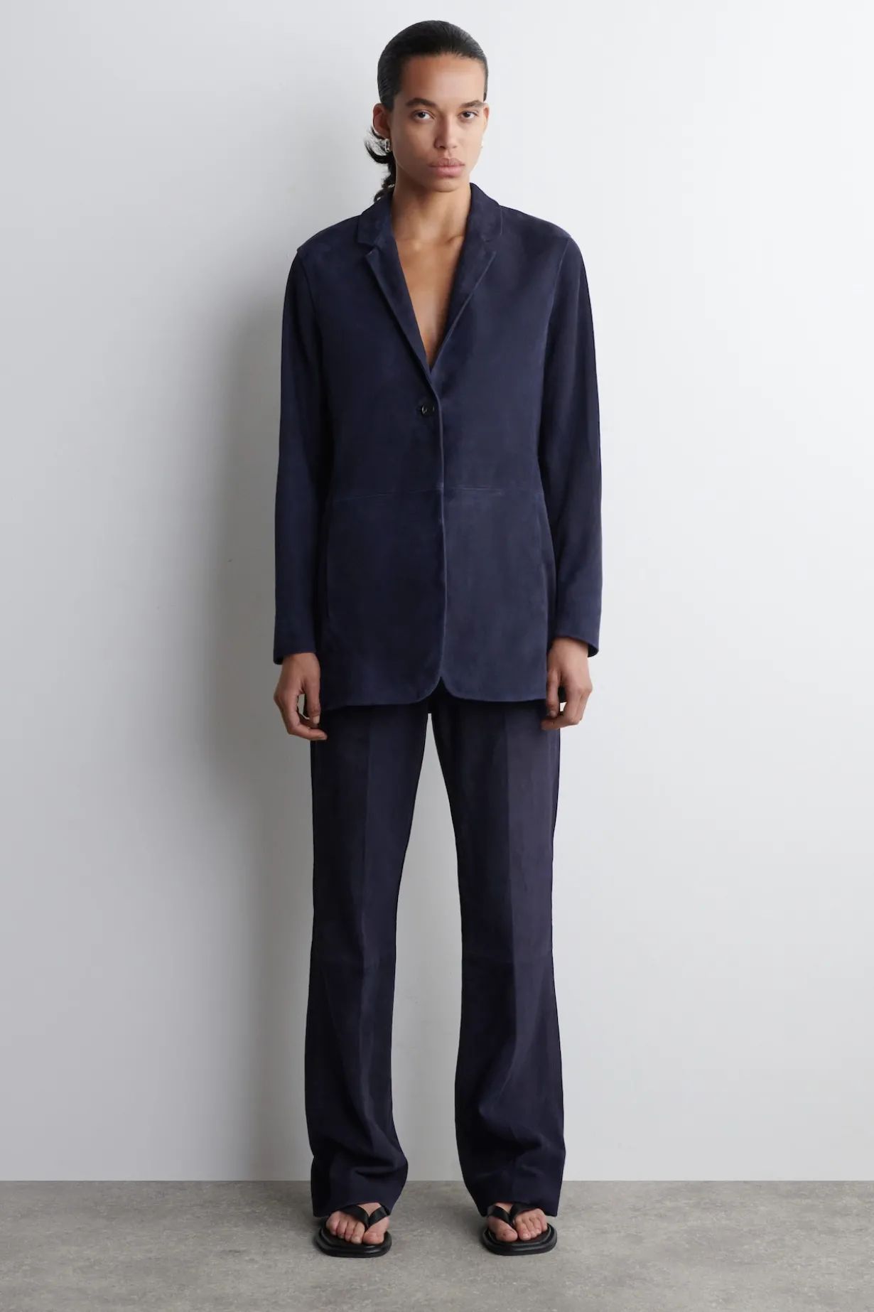 EINREIHIGER BLAZER AUS VELOURSLEDER