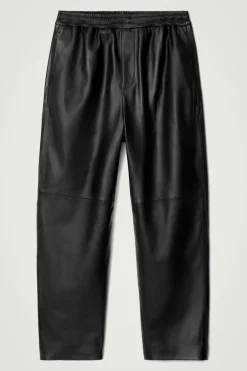 ELASTISCHE SCHMAL ZULAUFENDE JOGGINGHOSE AUS LEDER