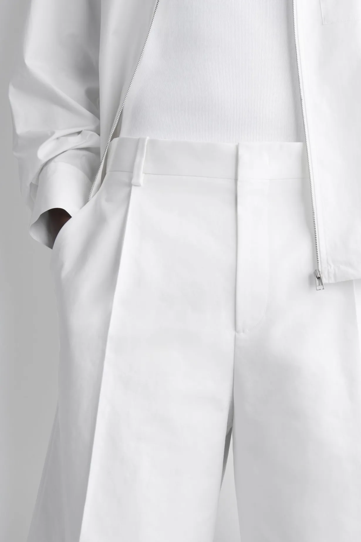 ELEGANTE BAUMWOLL-POPELINE-SHORTS