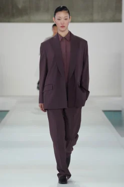ELEGANTE HOSE AUS WOLLE MIT GERADEM BEIN