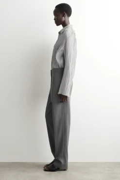 ELEGANTE HOSE AUS WOLLE MIT GERADEM BEIN