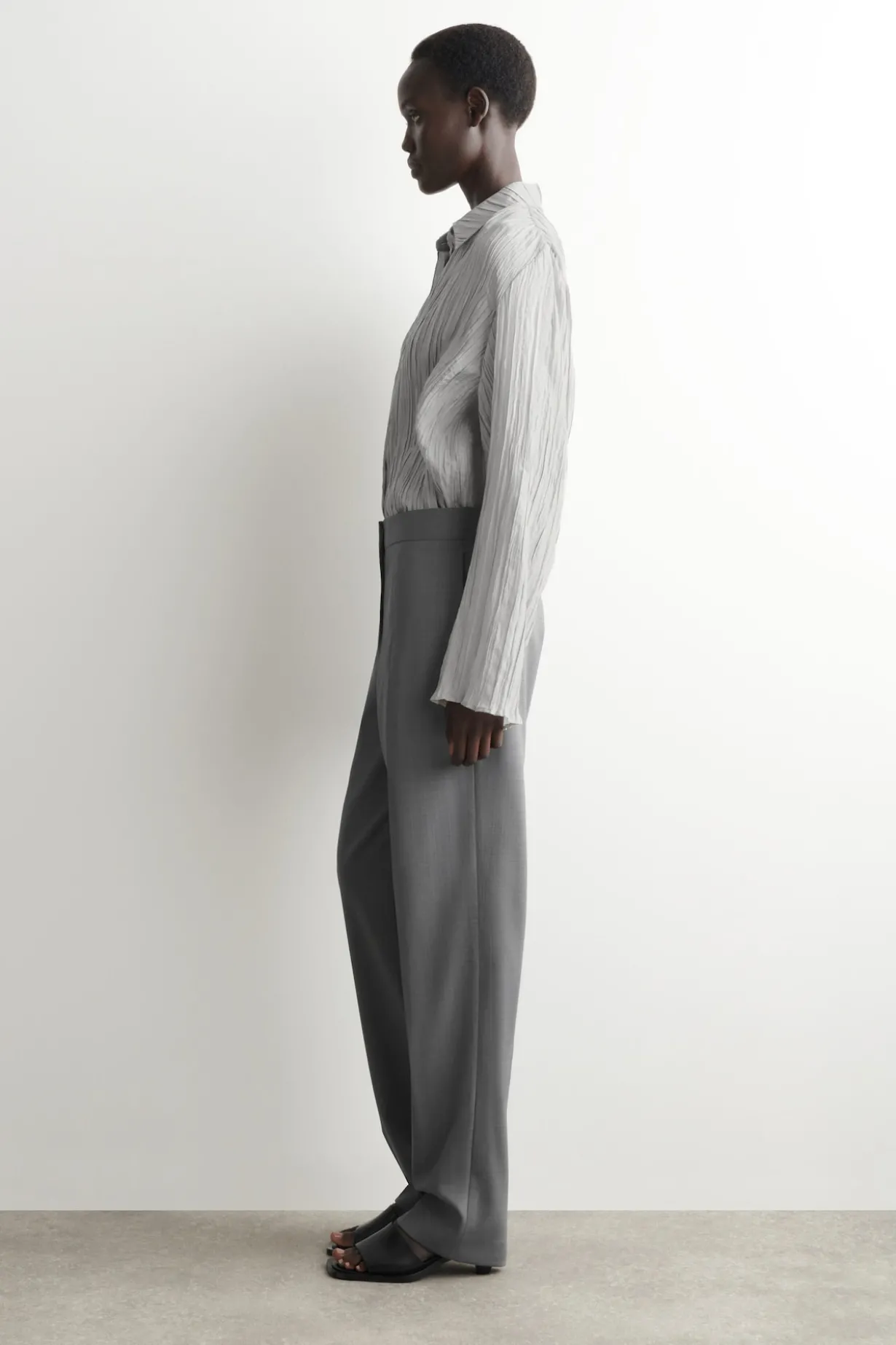 ELEGANTE HOSE AUS WOLLE MIT GERADEM BEIN