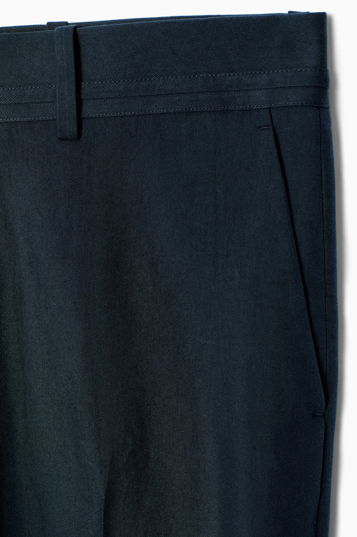ELEGANTE HOSE MIT GERADEM BEIN