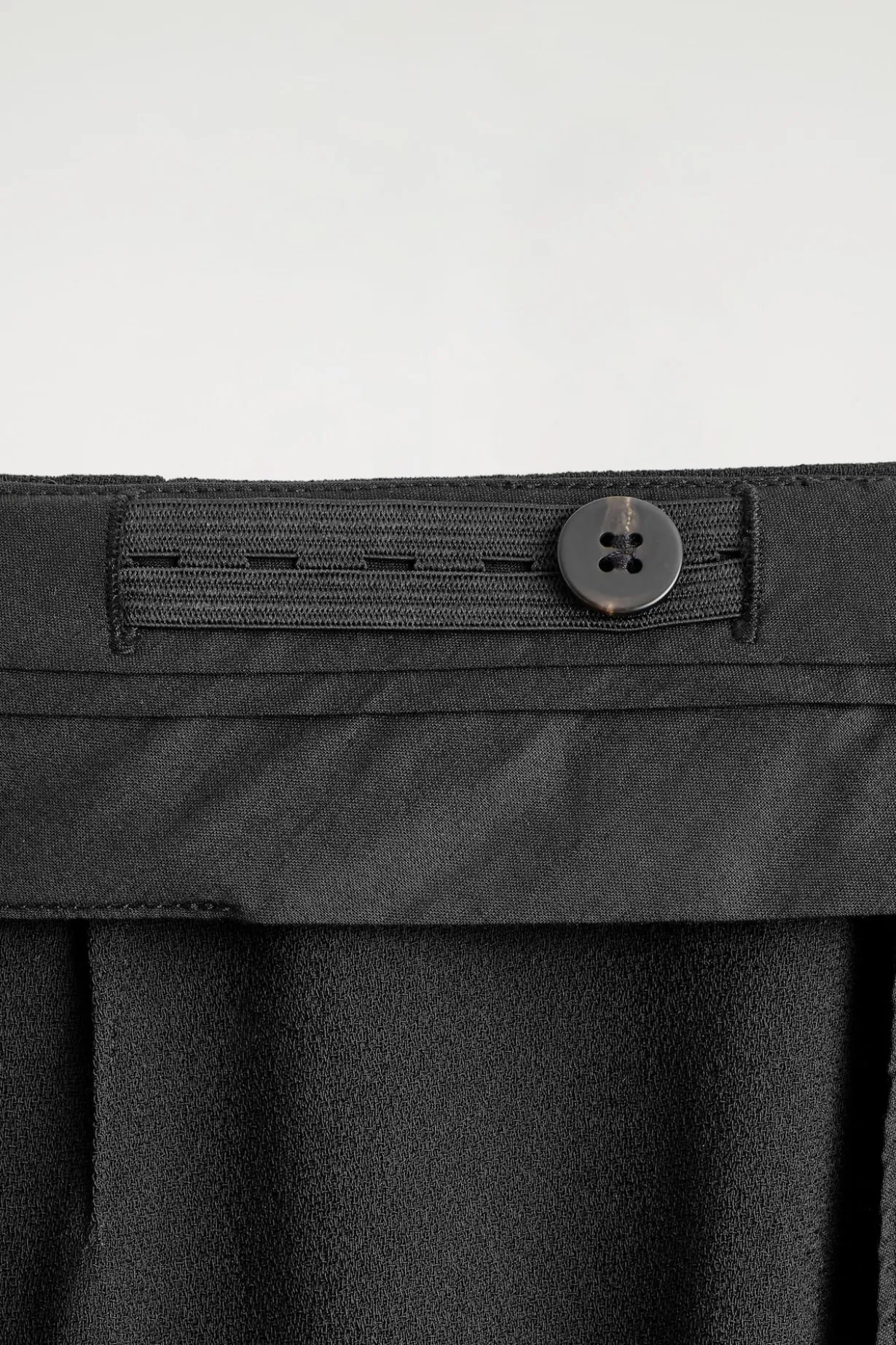 ELEGANTE HOSE MIT GERADEM BEIN