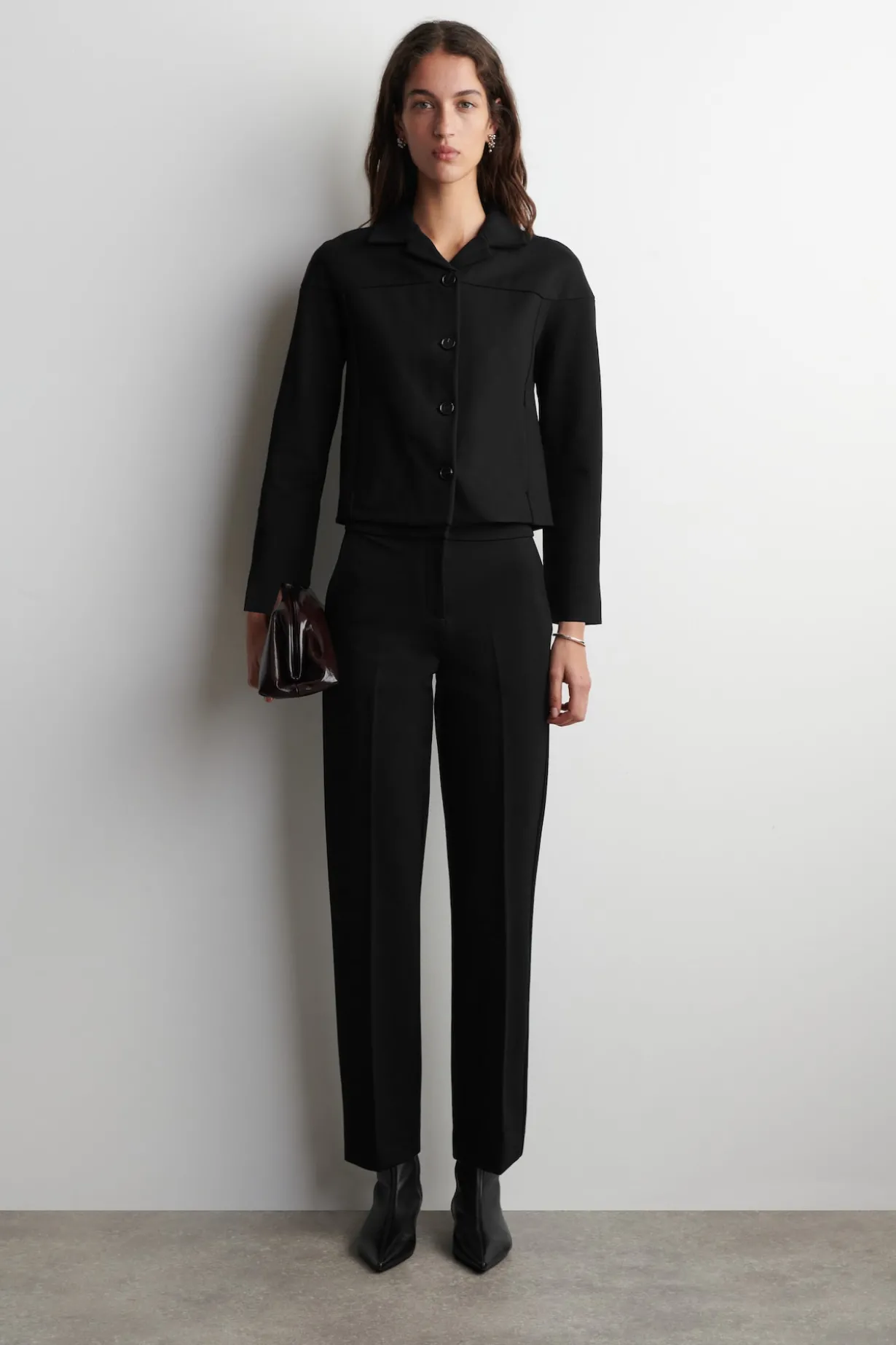 ELEGANTE HOSE MIT GERADEM BEIN