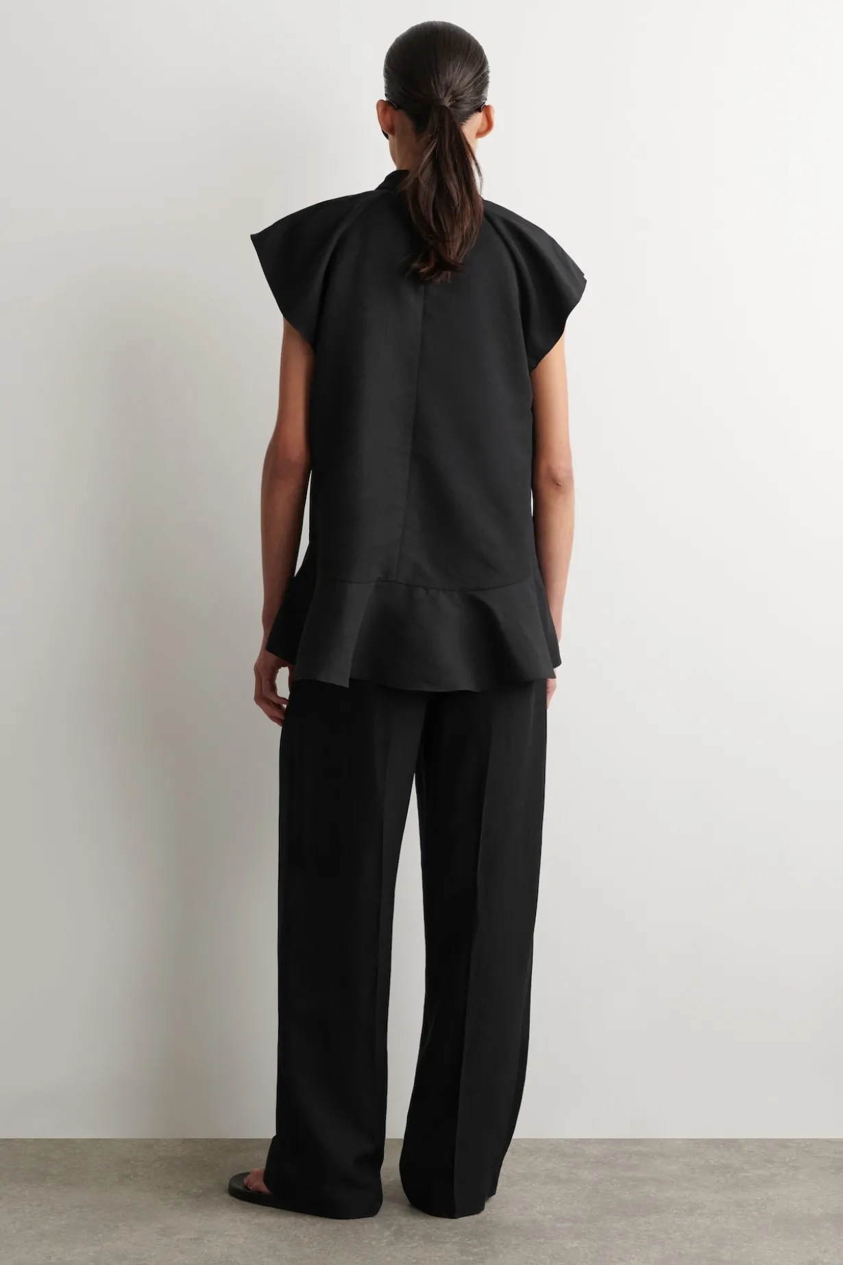 ELEGANTE LEINENHOSE MIT GERADEM BEIN