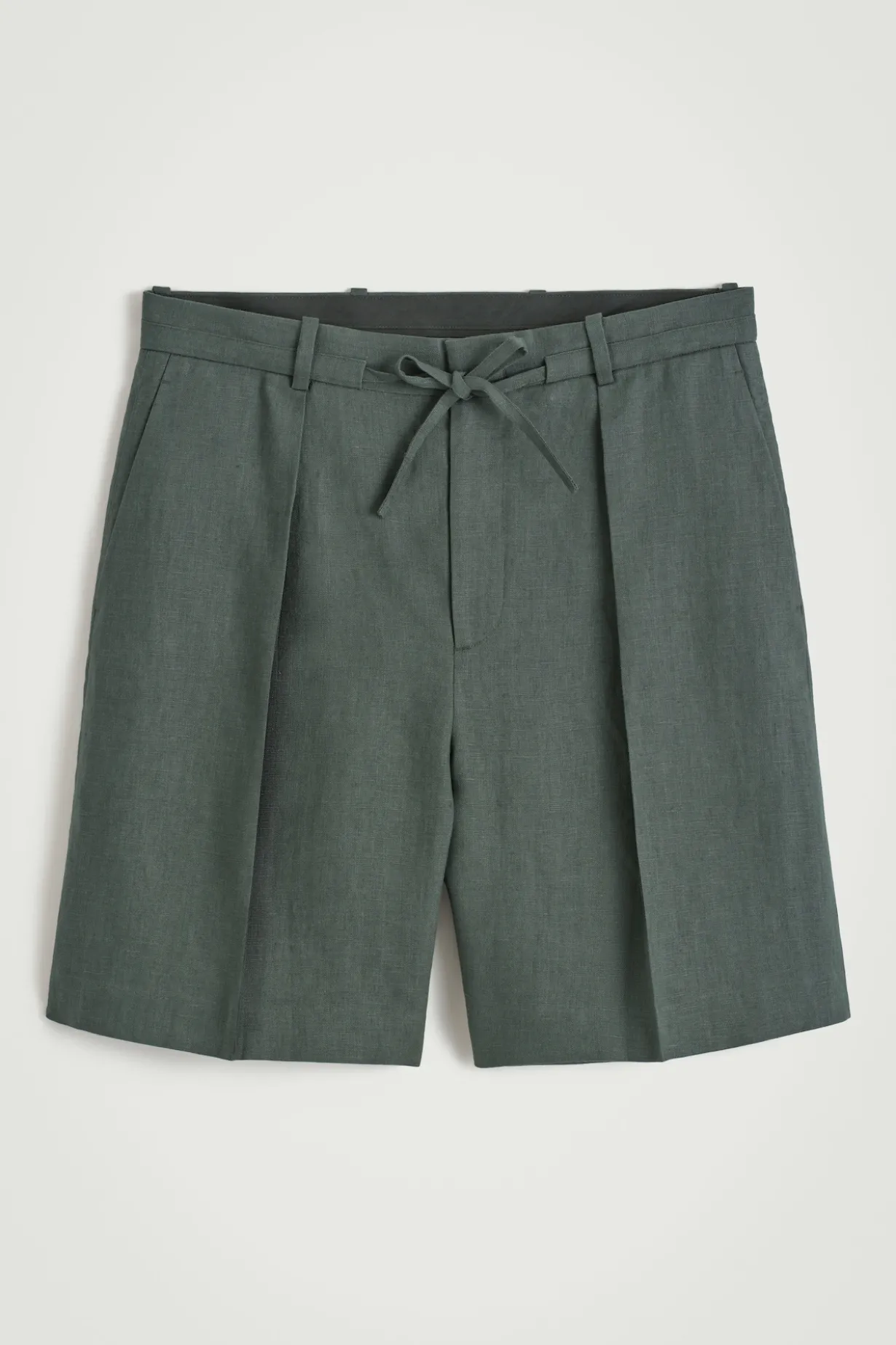 ELEGANTE LEINENSHORTS MIT KORDELZUGBUND