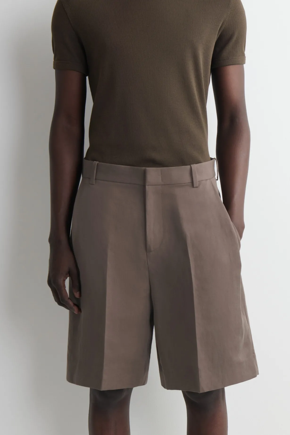 ELEGANTE SHORTS AUS LEINEN-MIX