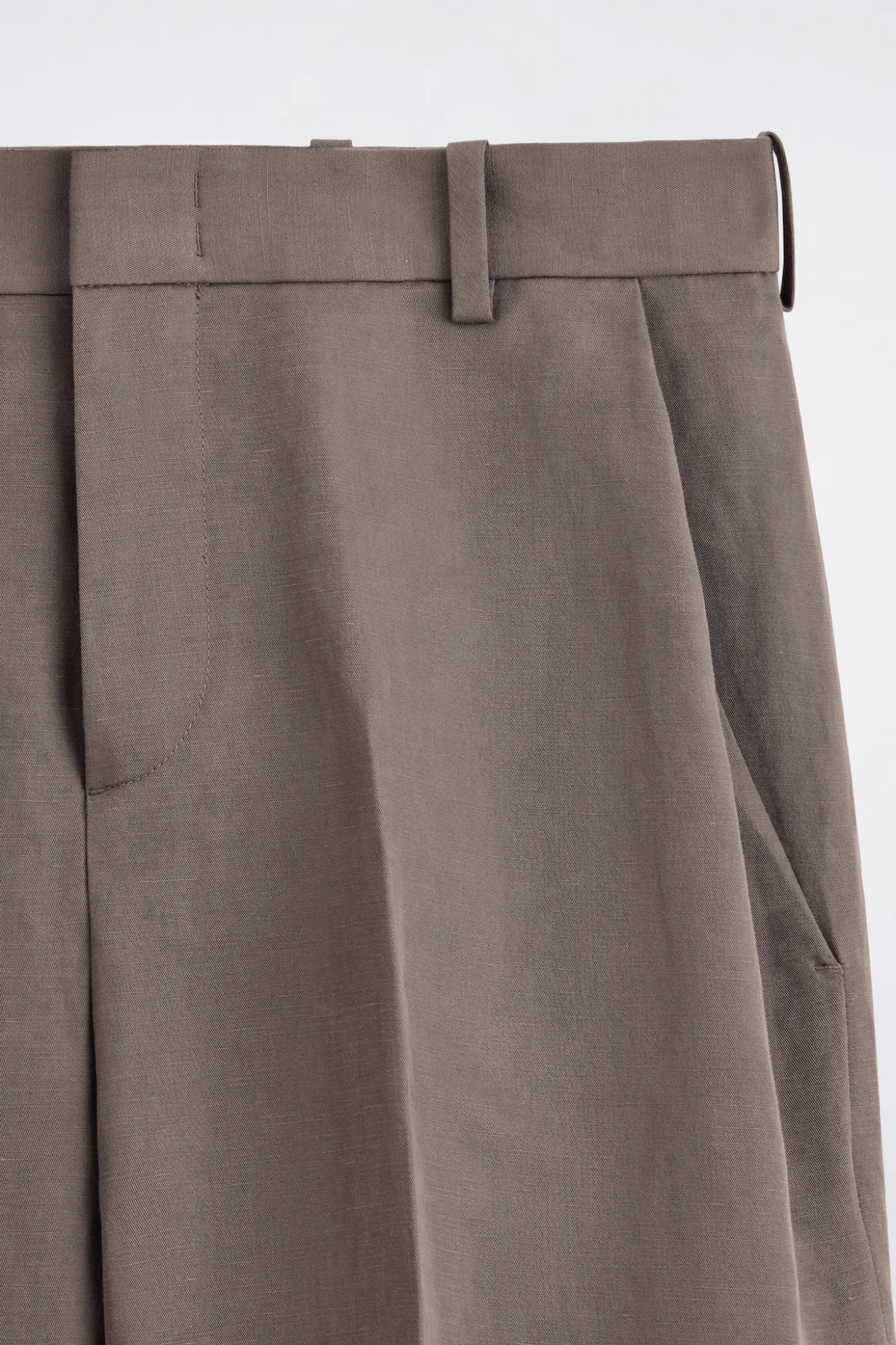 ELEGANTE SHORTS AUS LEINEN-MIX