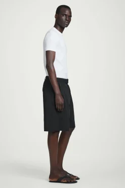 ELEGANTE SHORTS MIT GÜRTEL