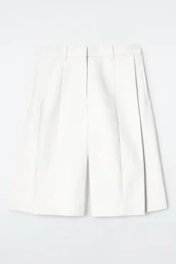 ELEGANTE SHORTS MIT WEITEM BEIN