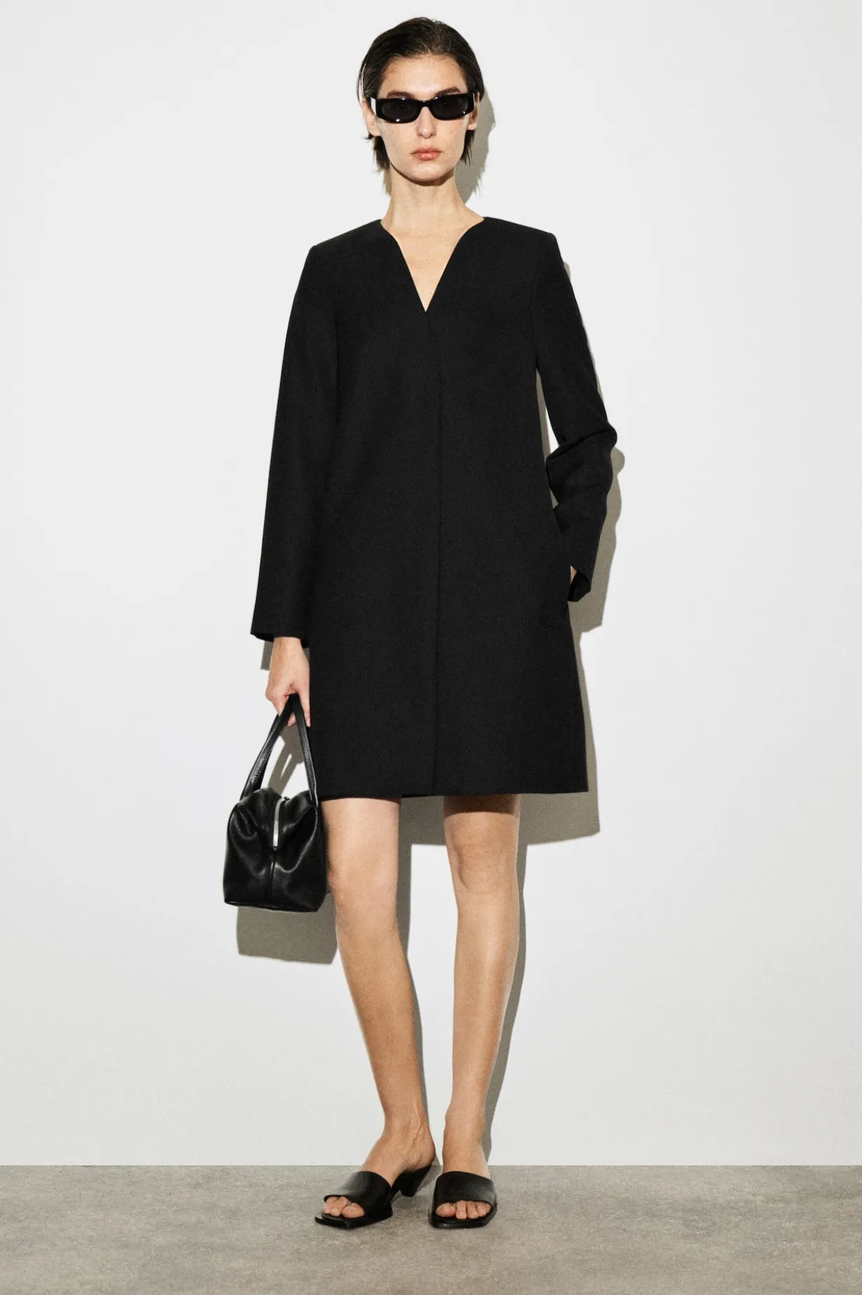 ELEGANTES MINIKLEID AUS WOLL-MIX