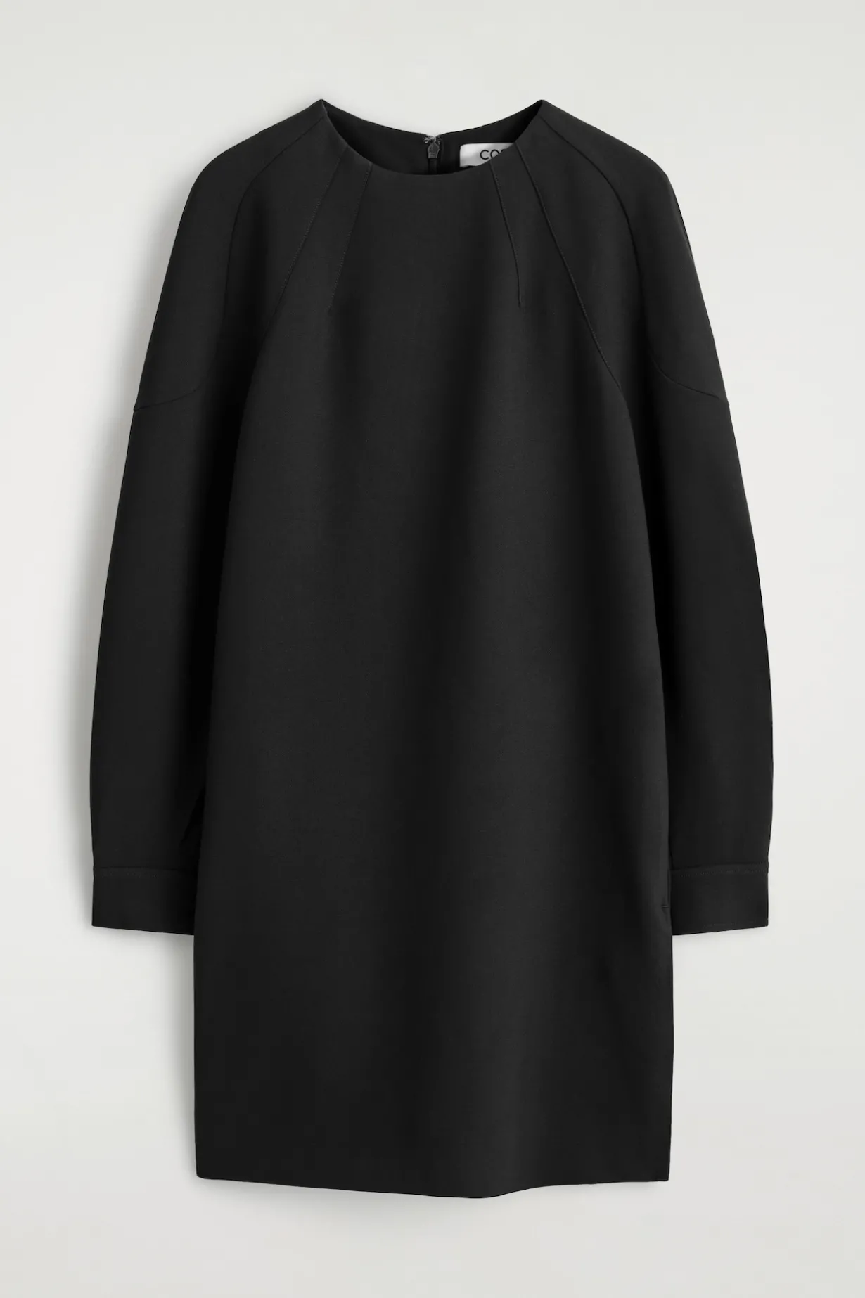 ELEGANTES MINIKLEID MIT LANGEN ÄRMELN