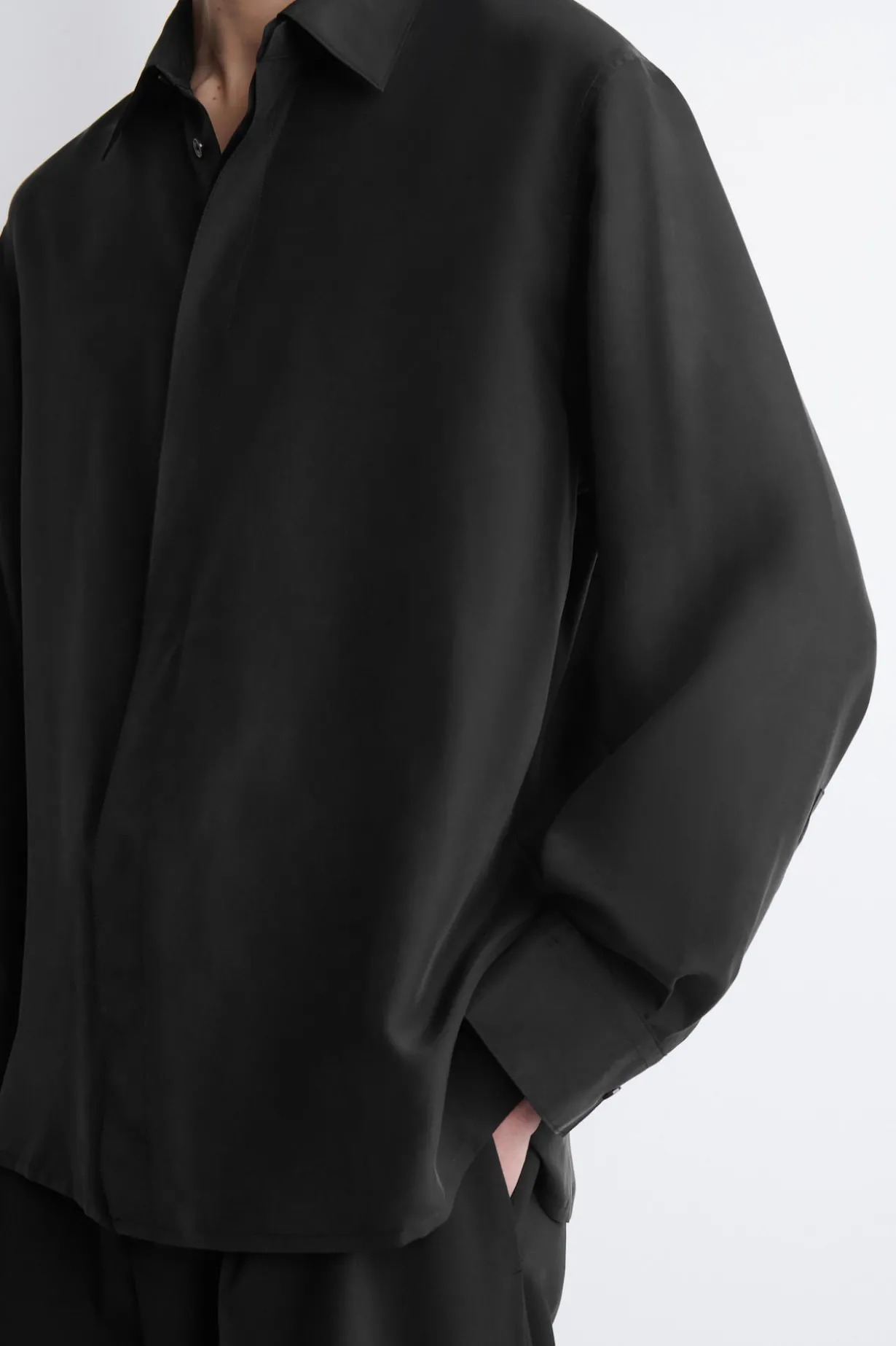 ELEGANTES SEIDENHEMD