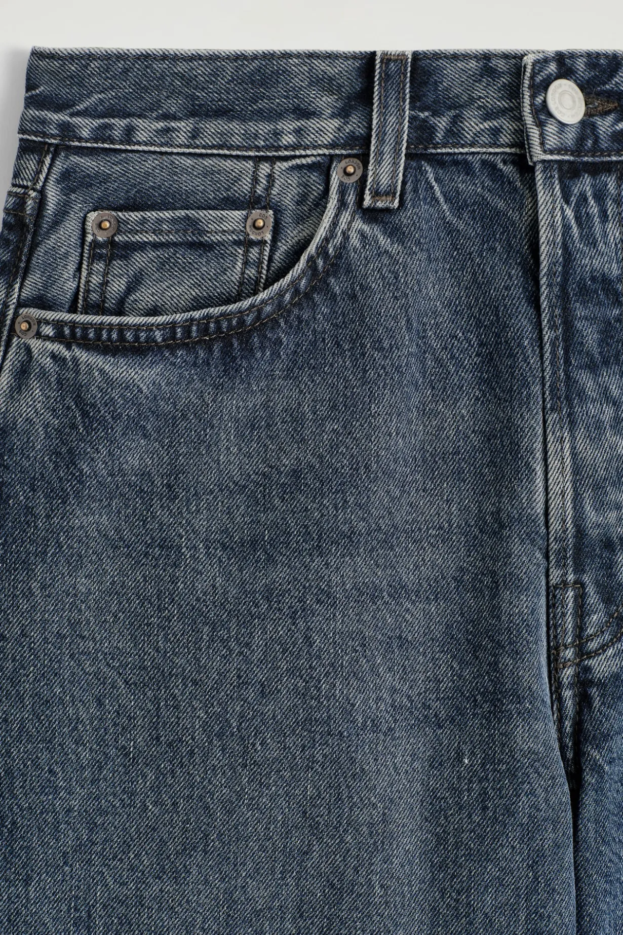 FACADE JEANS MIT GERADEM BEIN
