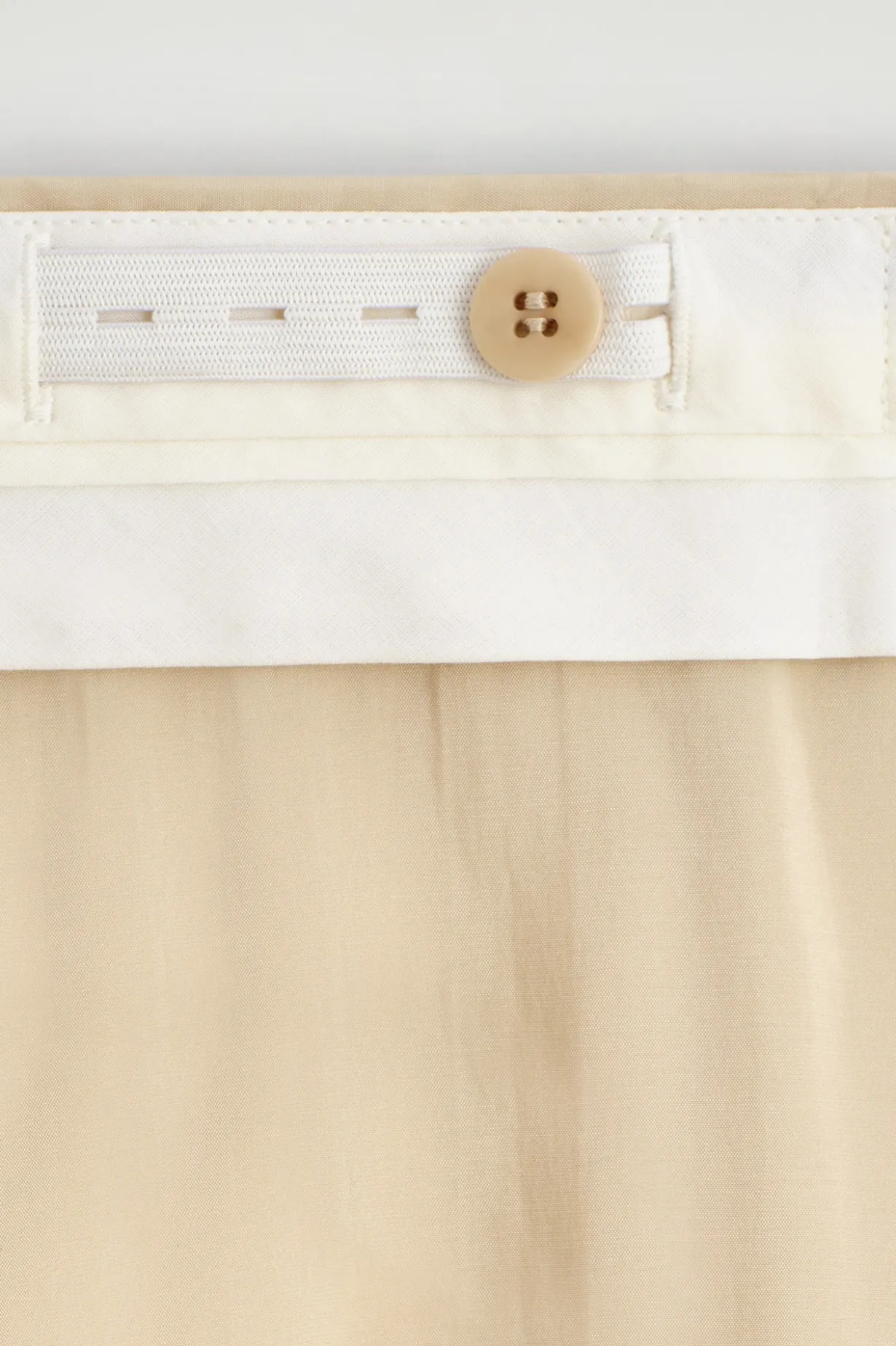 FLIEßENDE CULOTTES MIT FALTEN