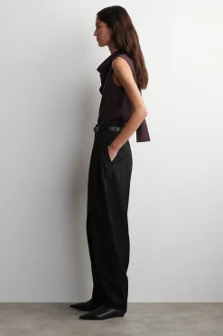 FLIESSENDE BLUSE MIT KRAGEN UND SCHAL