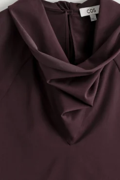 FLIESSENDE BLUSE MIT KRAGEN UND SCHAL