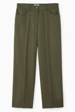 FLIESSENDE GERADE HOSE MIT NORMALER PASSFORM