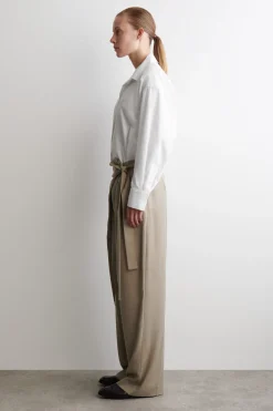 FLIESSENDE HOSE MIT WICKELFRONT