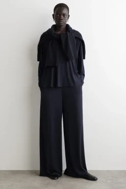 FLIESSENDE JERSEYHOSE MIT WEITEM BEIN