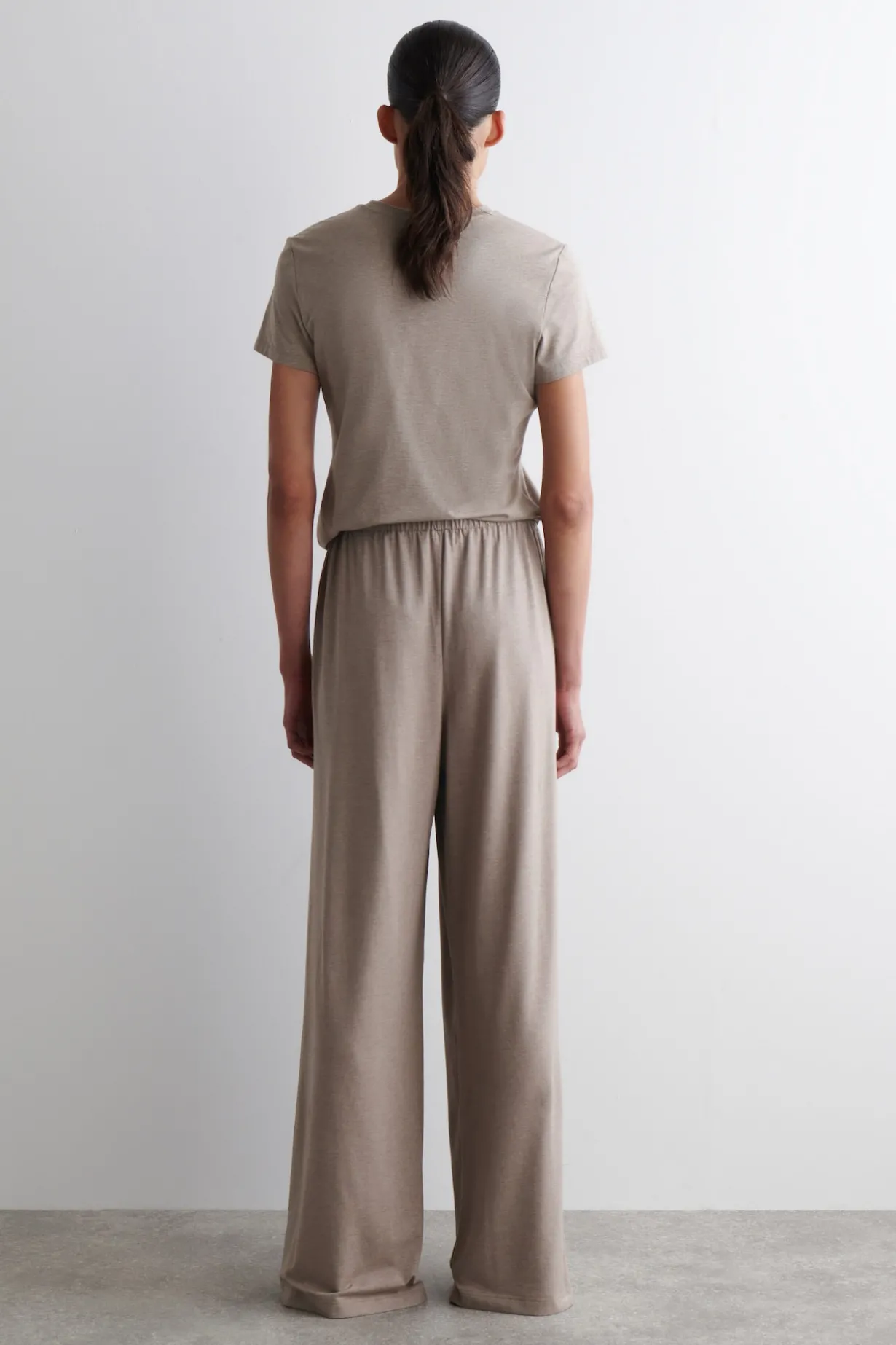 FLIESSENDE JERSEYHOSE MIT WEITEM BEIN