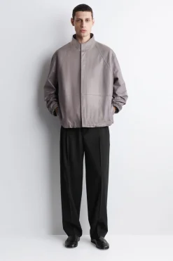 FLIESSENDE LOCKERE PASSFORM HOSE MIT WEITEM BEIN