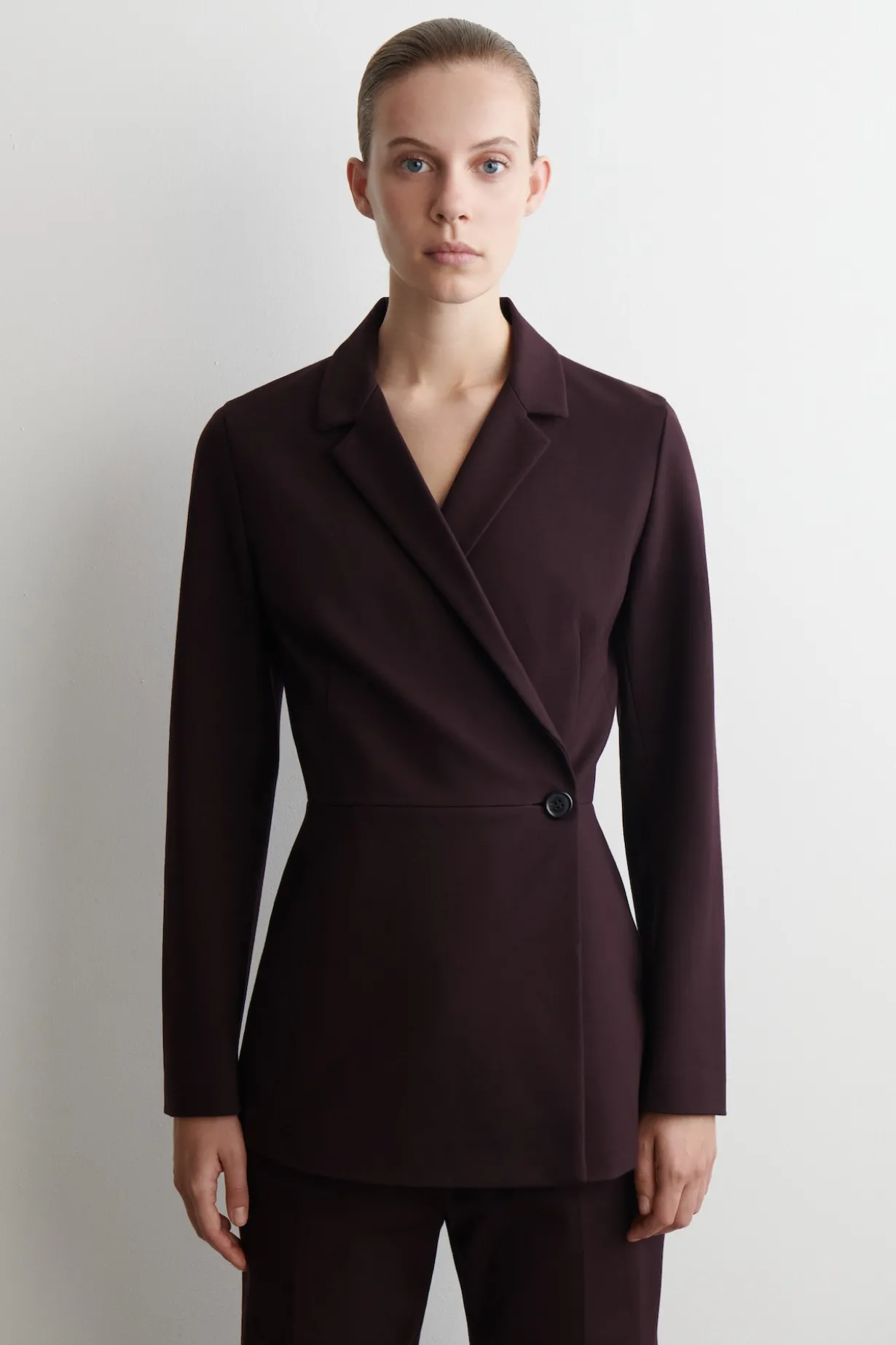 FLIESSENDER BLAZER MIT WICKELFRONT