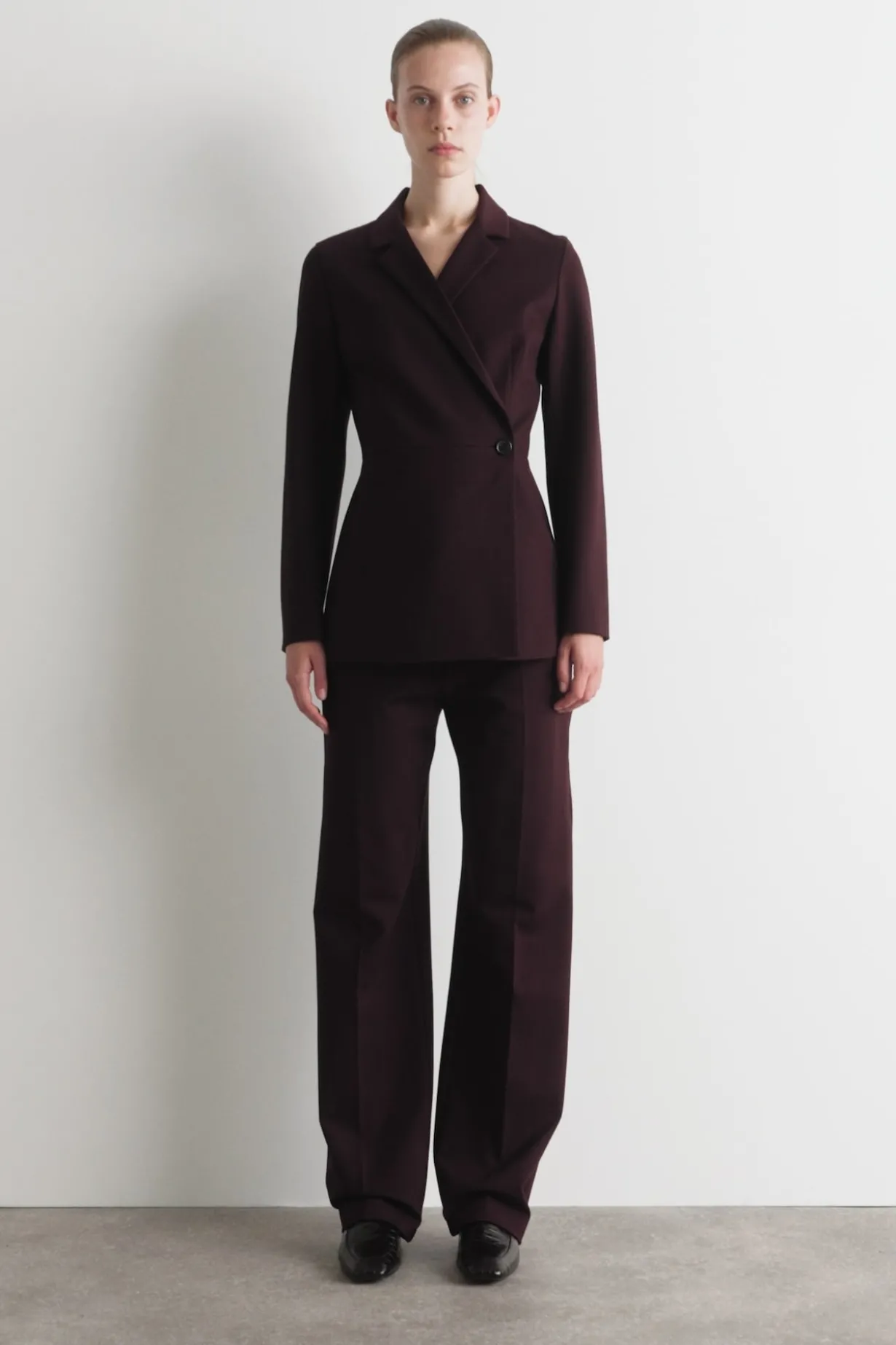 FLIESSENDER BLAZER MIT WICKELFRONT