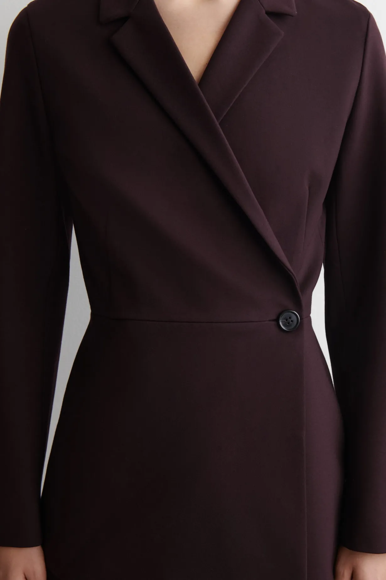 FLIESSENDER BLAZER MIT WICKELFRONT