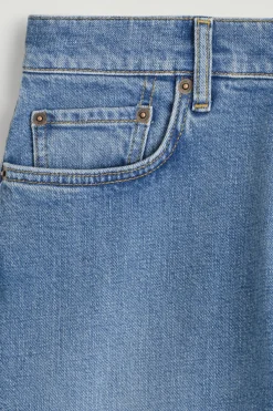 FLUTE JEANS MIT SCHMALEM BEIN