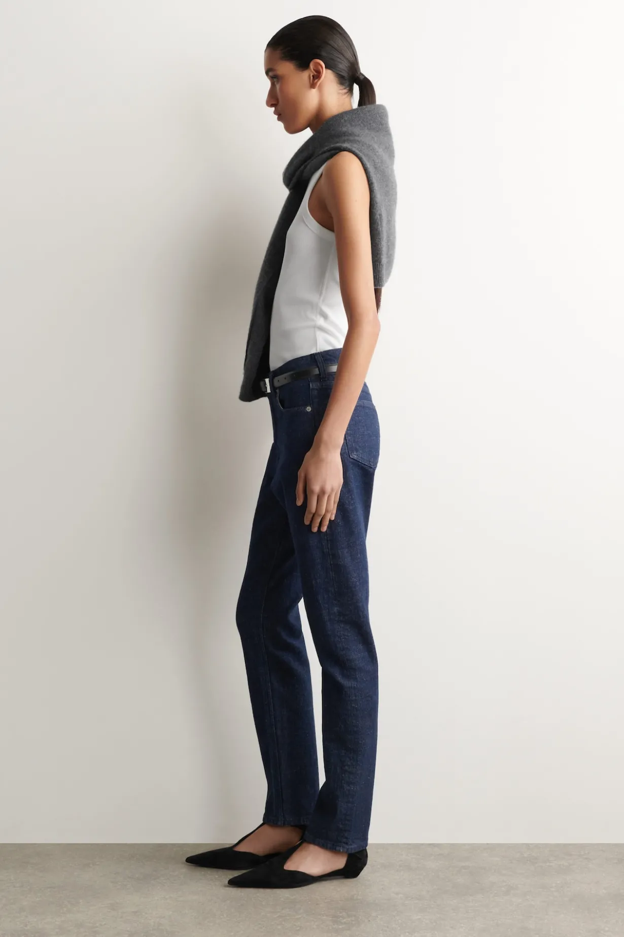 FLUTE JEANS MIT SCHMALEM BEIN
