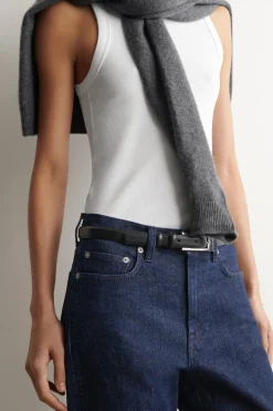 FLUTE JEANS MIT SCHMALEM BEIN