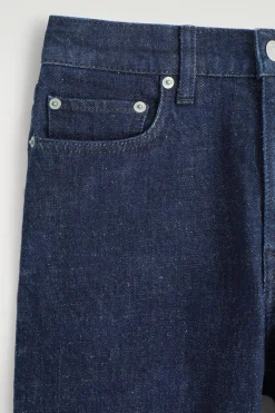 FLUTE JEANS MIT SCHMALEM BEIN