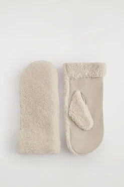FÄUSTLINGE AUS SHEARLING