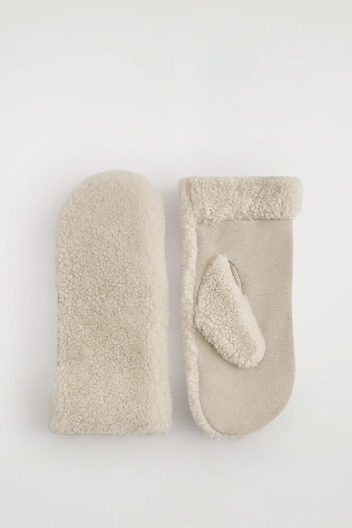FÄUSTLINGE AUS SHEARLING