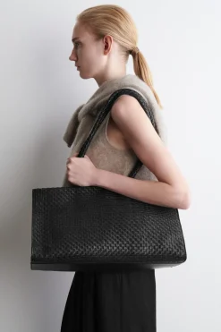 GALLERY HANDGEFLOCHTENE TOTE BAG - LEDER