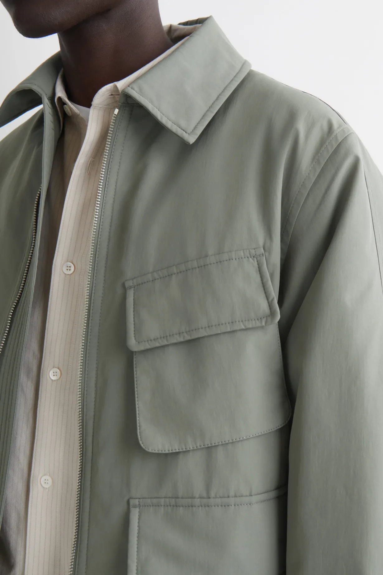 GEFÜTTERTE UTILITY-JACKE AUS NYLON